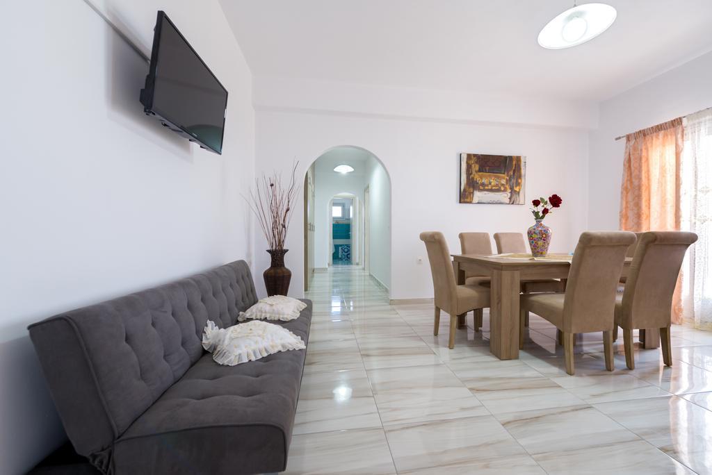 Sun View Villas Pyrgos Kallistis Bagian luar foto