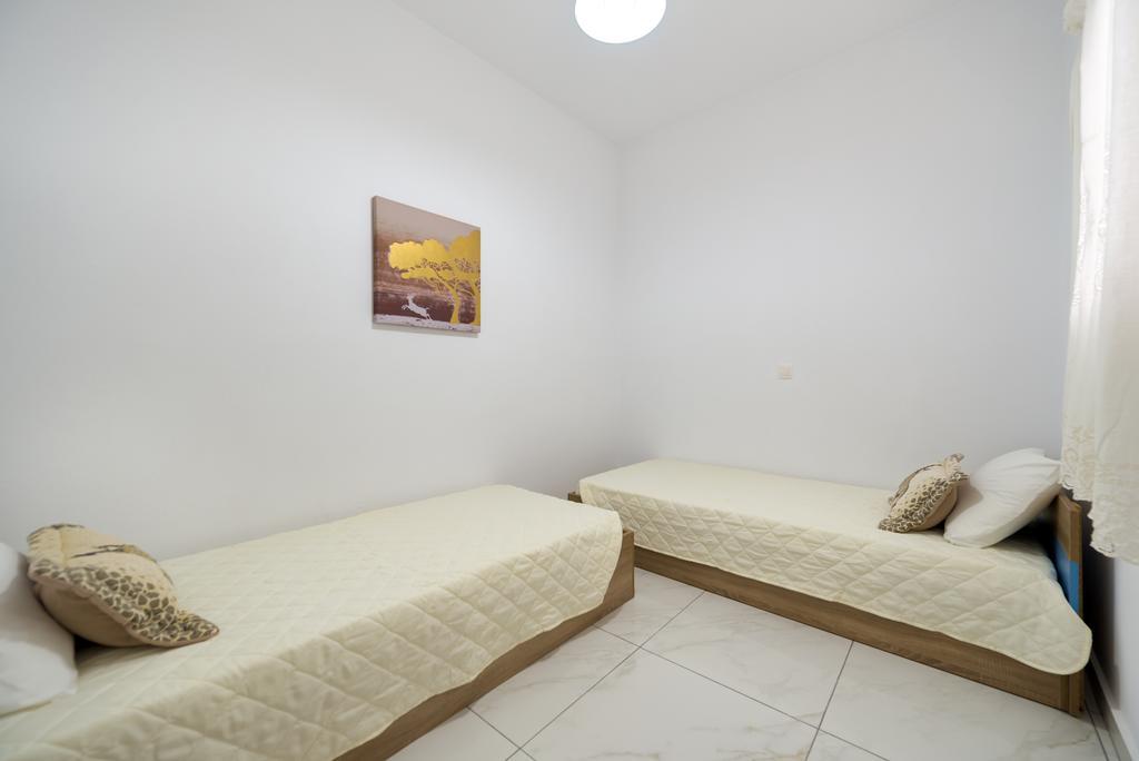 Sun View Villas Pyrgos Kallistis Bagian luar foto
